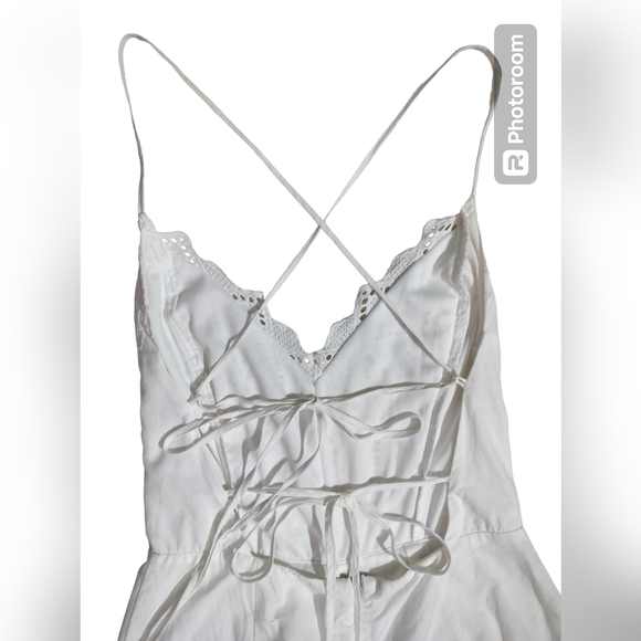 BP. White romper embroidered strappy back scalloped lace size M - Picture 6 of 14
